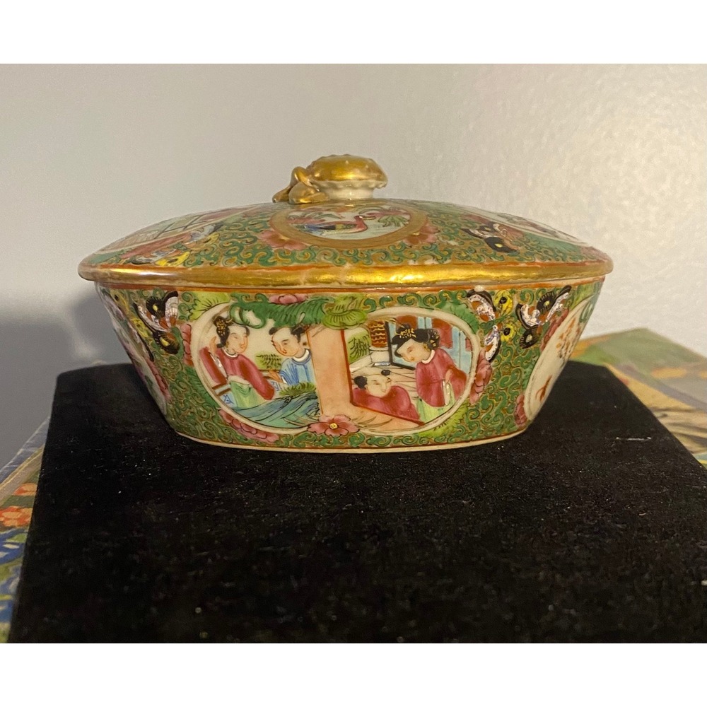 Antique Rose Medallion Famille Covered Soap Dish